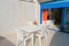 apartamento con terraza y piscina cerca de la playa de peñíscola