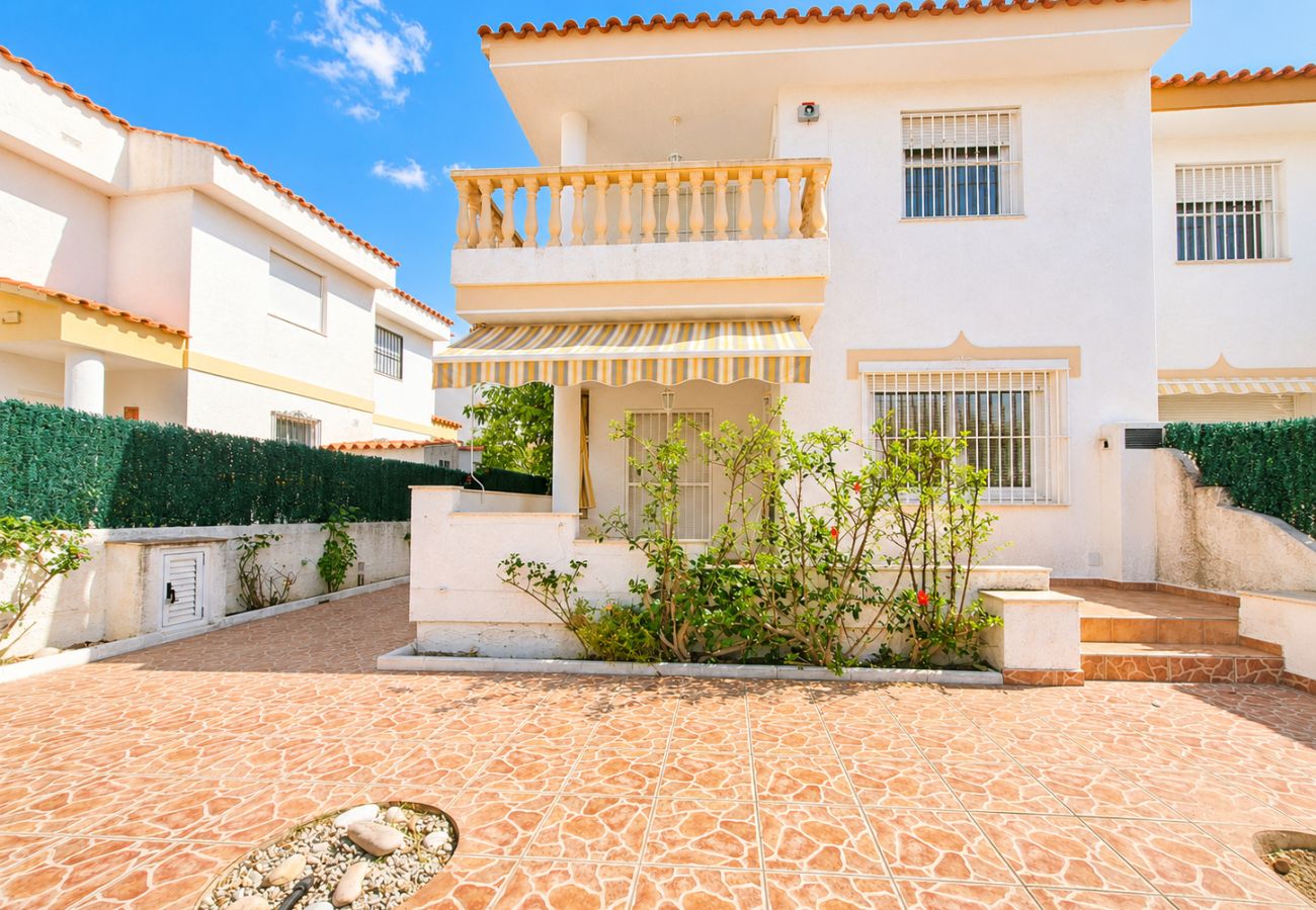 Casa en Alcoceber / Alcossebre - Villa Tres Playas | Gran patio privado · Piscina