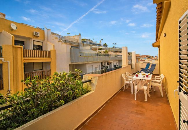 Apartment in Alcocebre / Alcossebre -  Playa Cargador - Atico con terraza y piscina